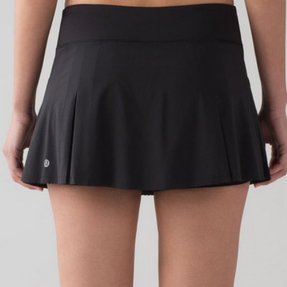 lululemon athletica Pants - Lululemon black Smooth Stride Running skirt or skort Size 6